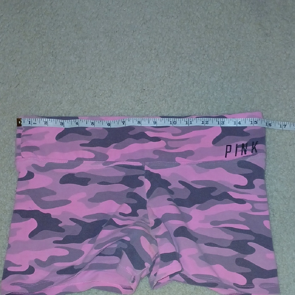 PINK Victoria's Secret Camouflage Yoga Shorts Women's Medium - Picture 4 of 7